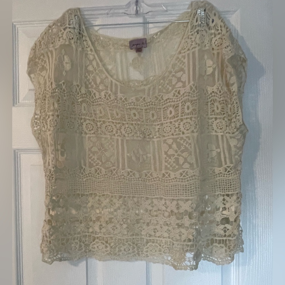JUNIPER LN Crochet Lace Blouse in Cream One Size P2P approx 24 inches - Picture 3 of 7